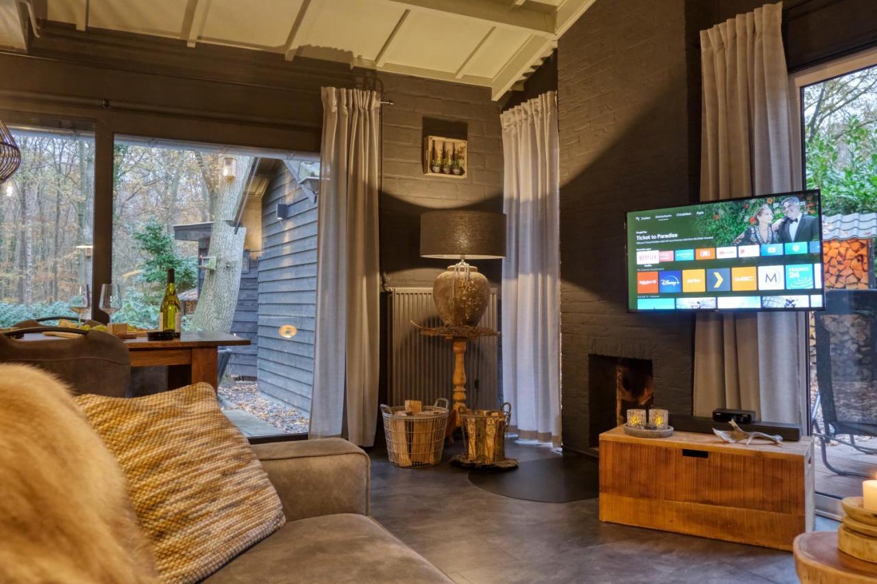 Lodge In Een Bosrijke Omgeving Met Hottub & Sauna Opt Rheezerveen 外观 照片