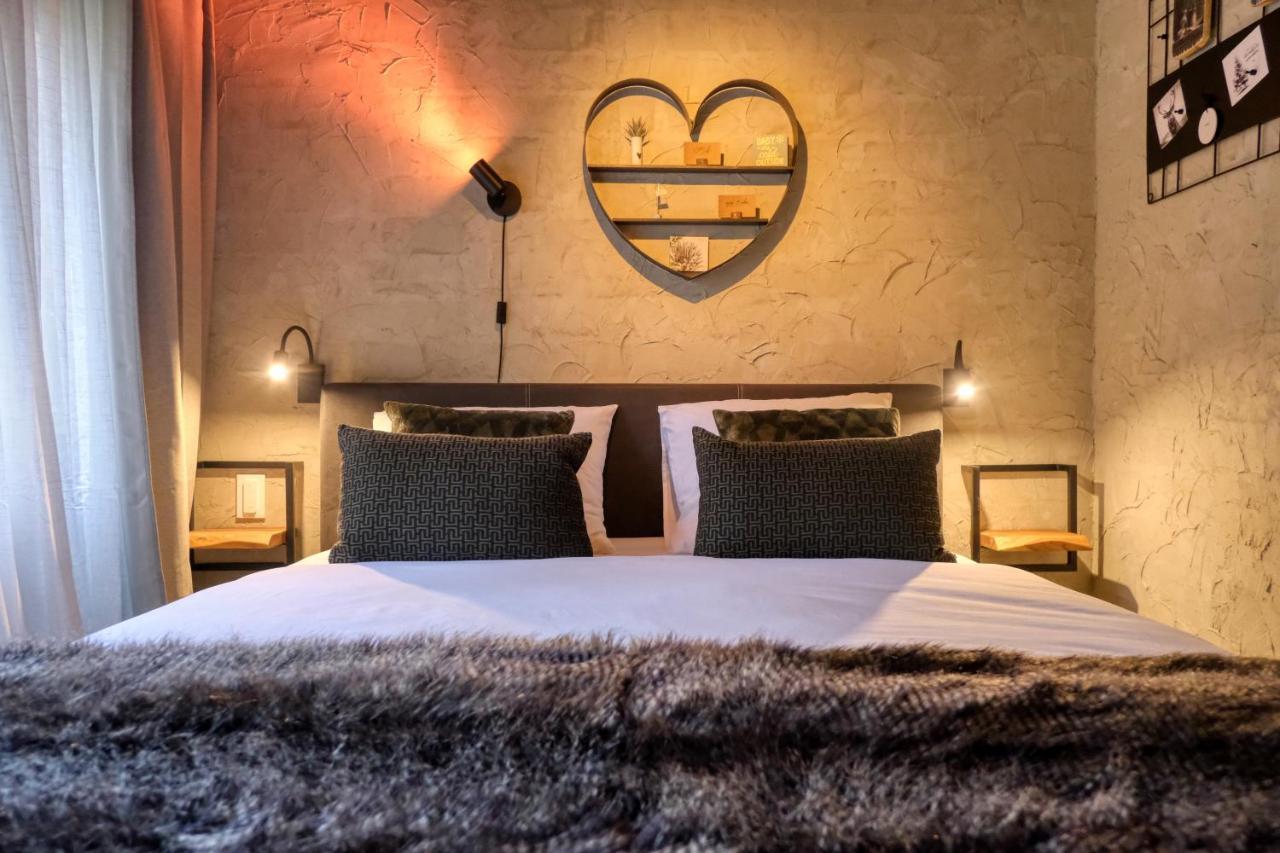Lodge In Een Bosrijke Omgeving Met Hottub & Sauna Opt Rheezerveen 外观 照片