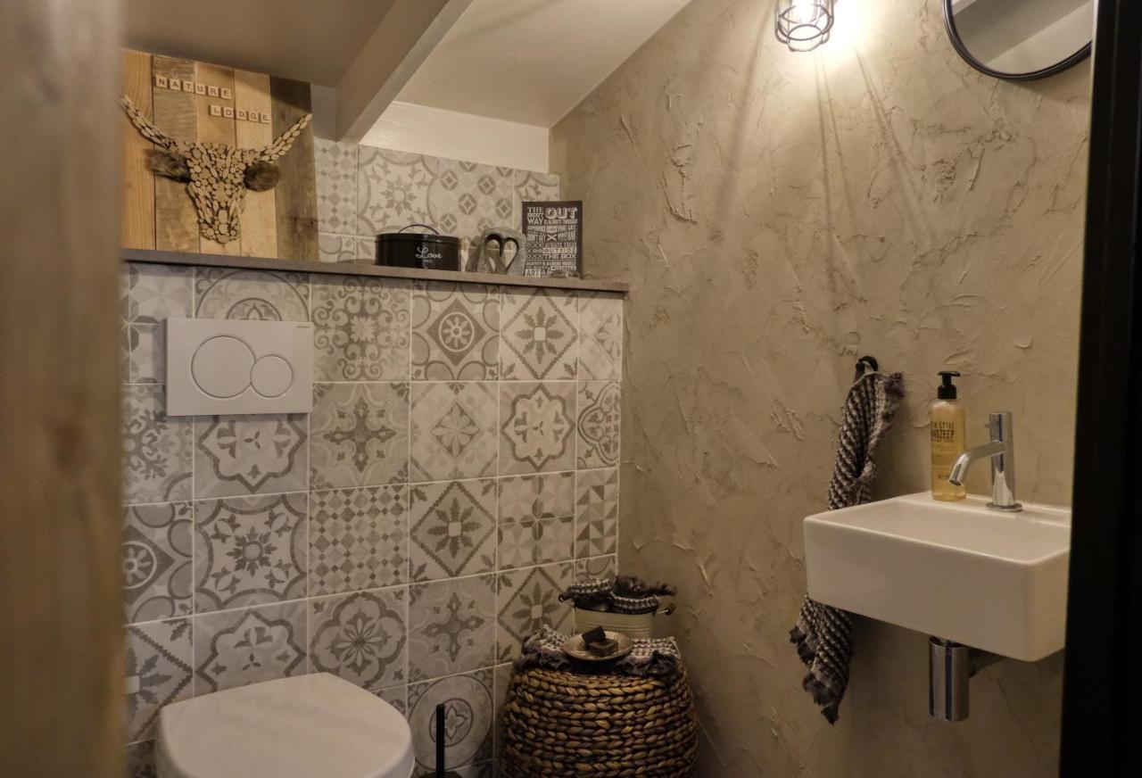 Lodge In Een Bosrijke Omgeving Met Hottub & Sauna Opt Rheezerveen 外观 照片